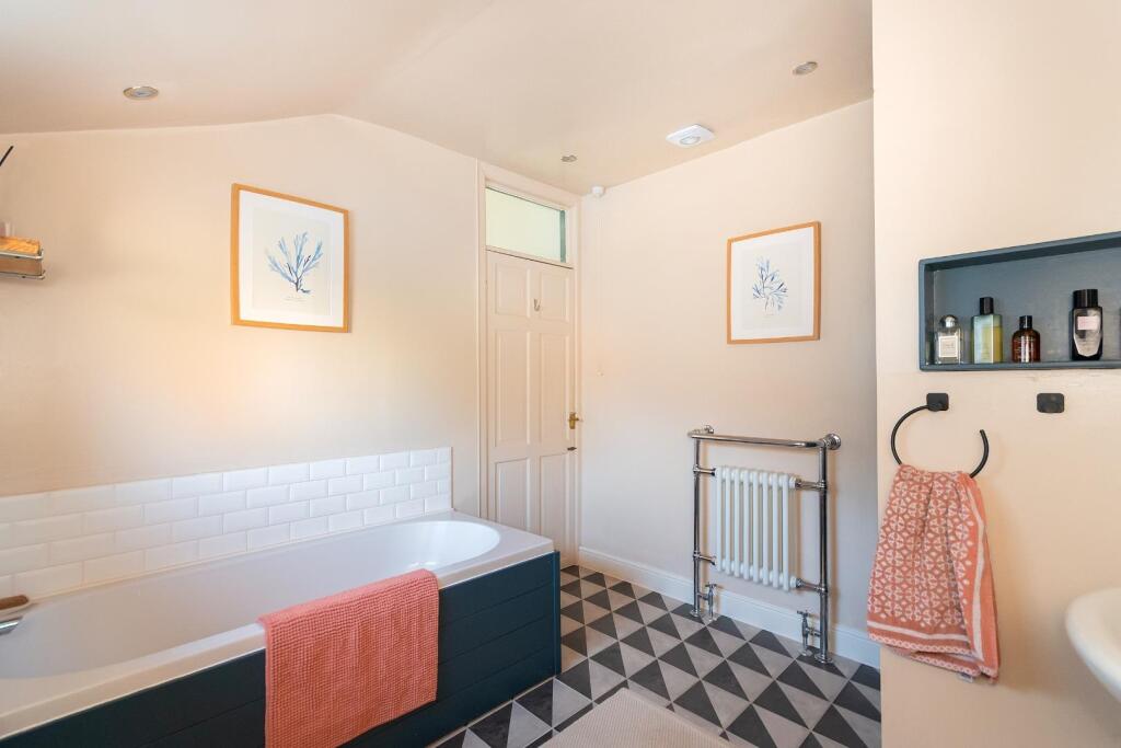 0G6PABN - Bathroom A.jpg