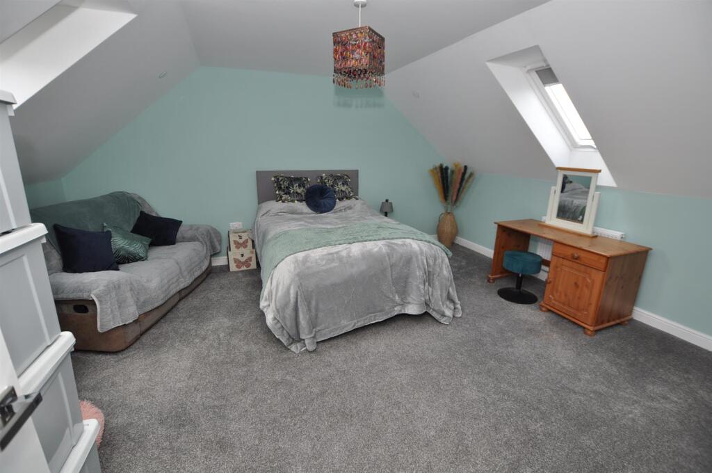 Bedroom 5 / Home Office