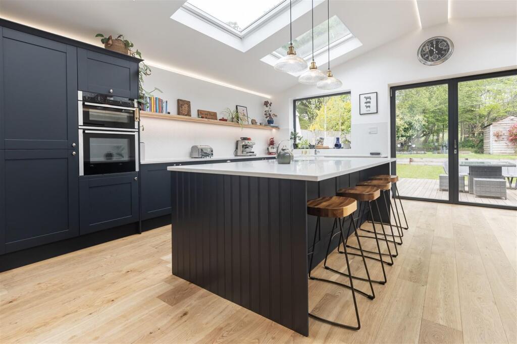 17 Woodland Way (15).jpg