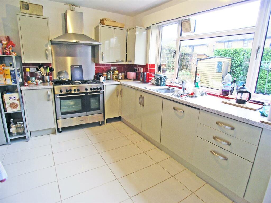 Kitchen /