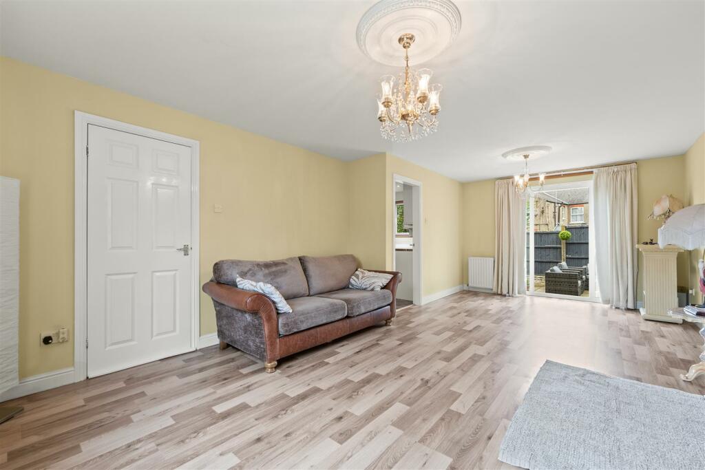 15B Wayside Court-07 (1).jpg