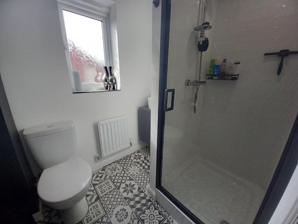 EN SUITE