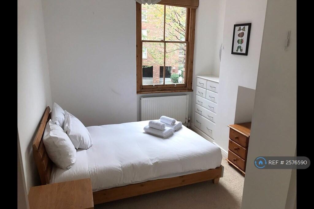 Quiet Garden Facing Bedroom