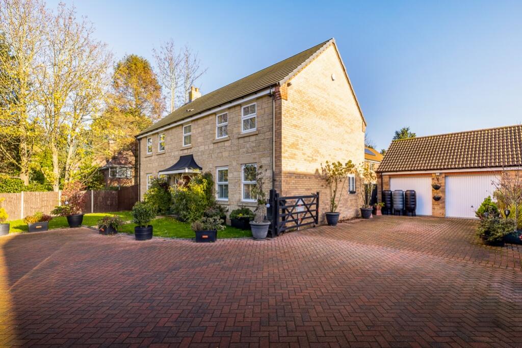 1 Blue Cedar Drive (Fishtoft)-5