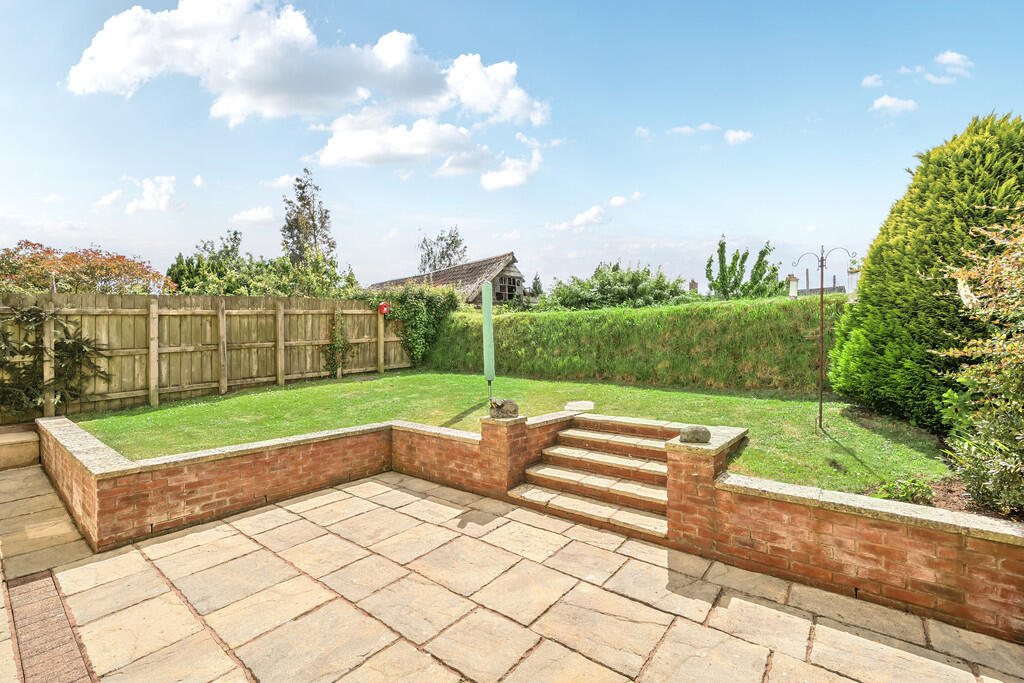 1301772-40-683884...