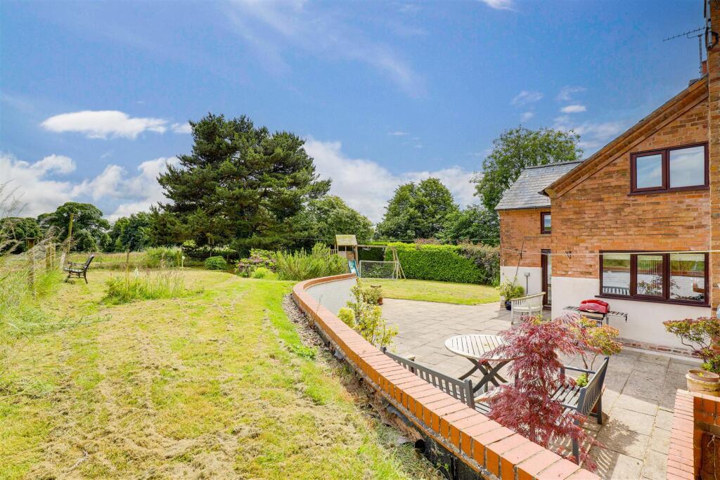img_9563-img_9567.jpg