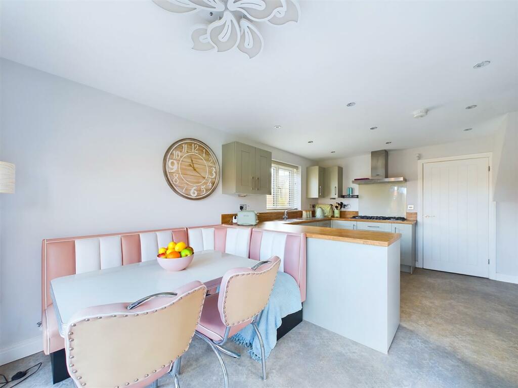 Kitchen/Dining Room