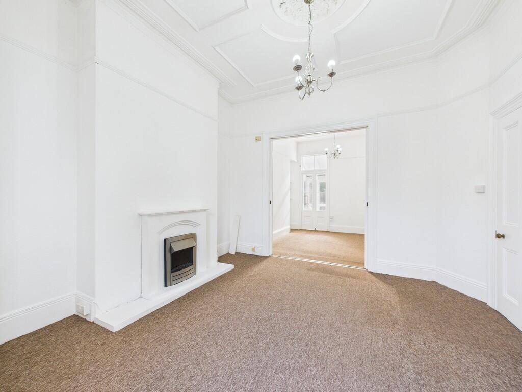 CAM03974G0-PR0204...