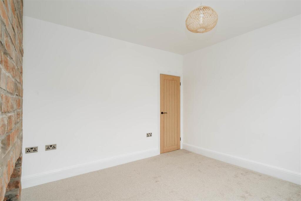 Living Room-3.jpg