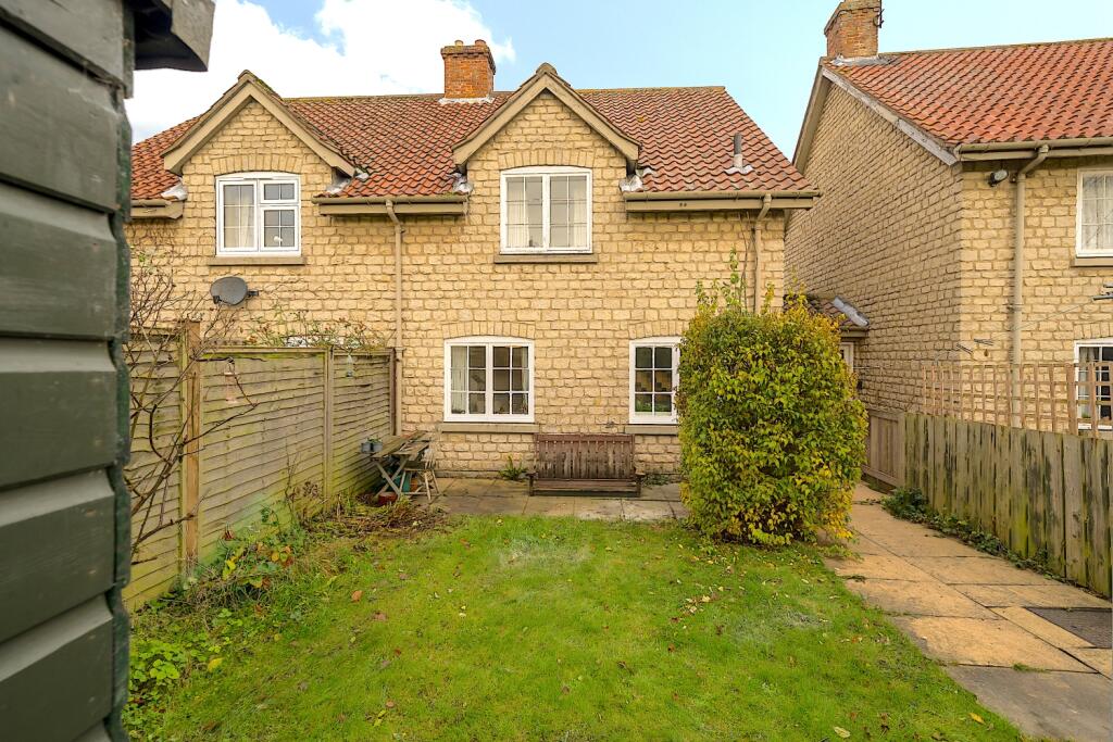 7 Hall Farm Cottages -Garden.