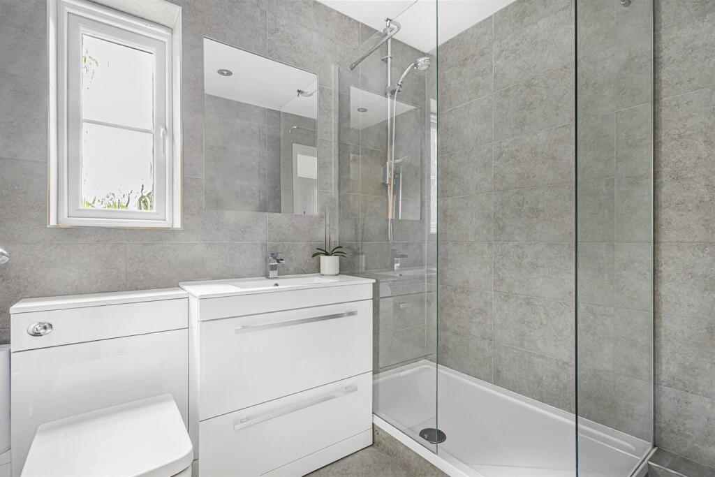 En Suite Shower Room