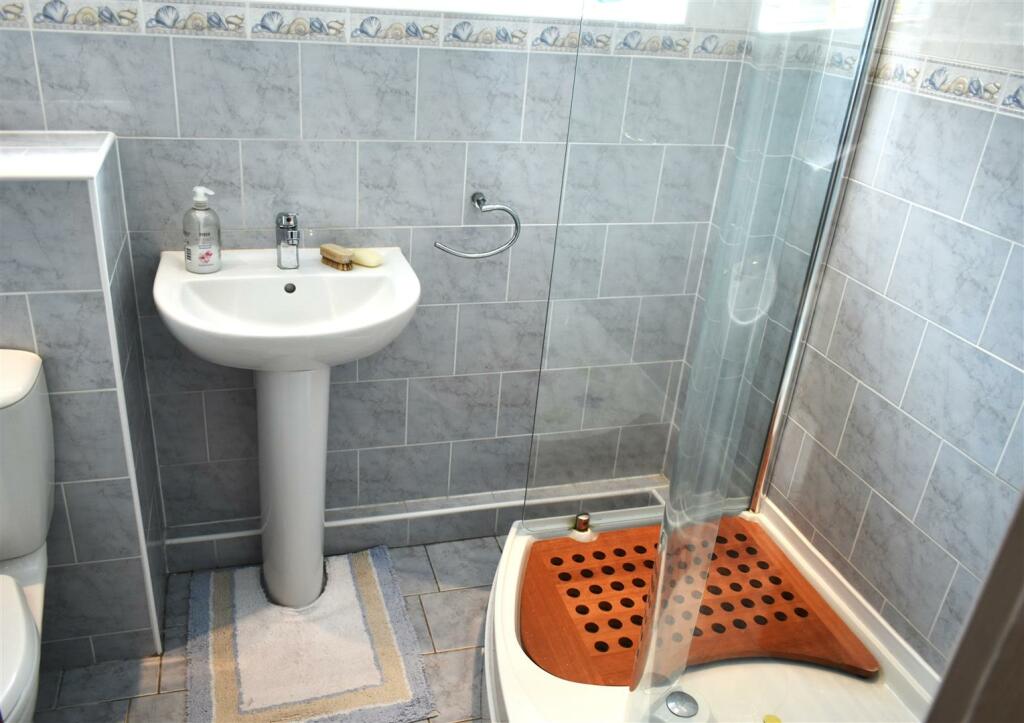shower room2.JPG