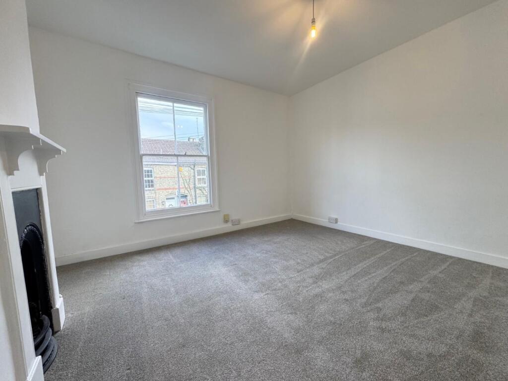 Bedroom 1.jpg