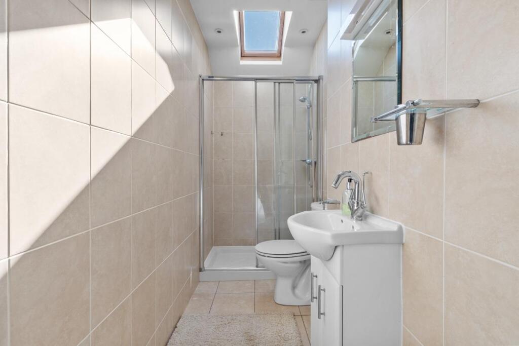 111 East Crescent (15 of 21).jpg