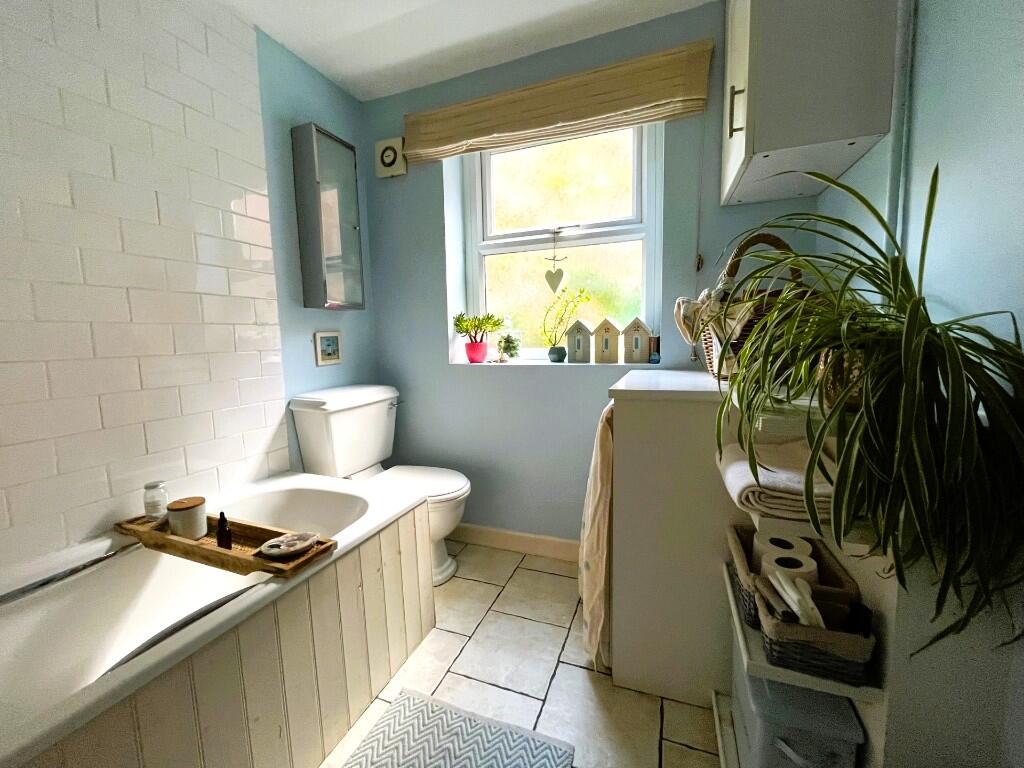 Bath/utility room