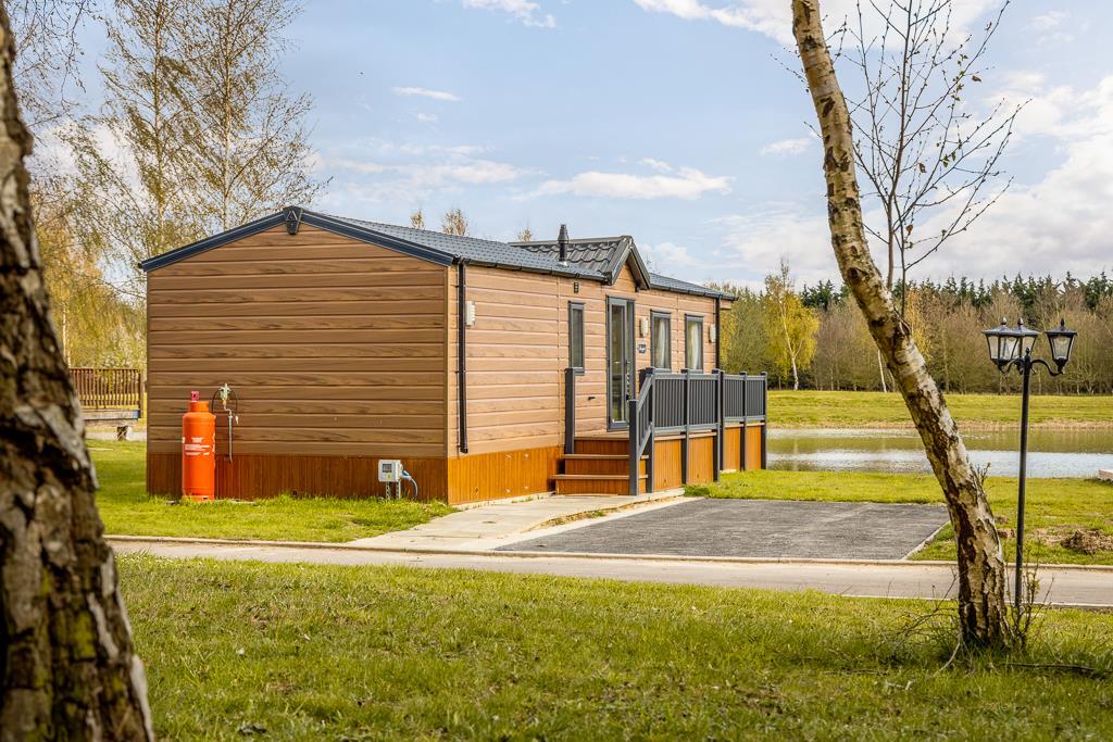 Swan Lake Country Park (Swineshead)-17.jpg