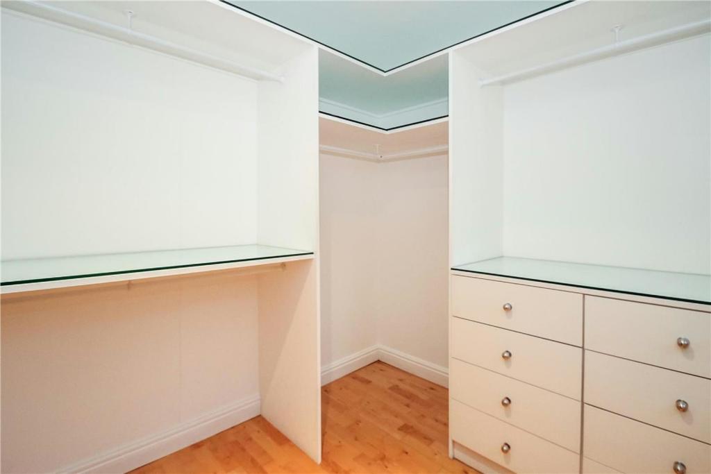 Dressing Area.jpg