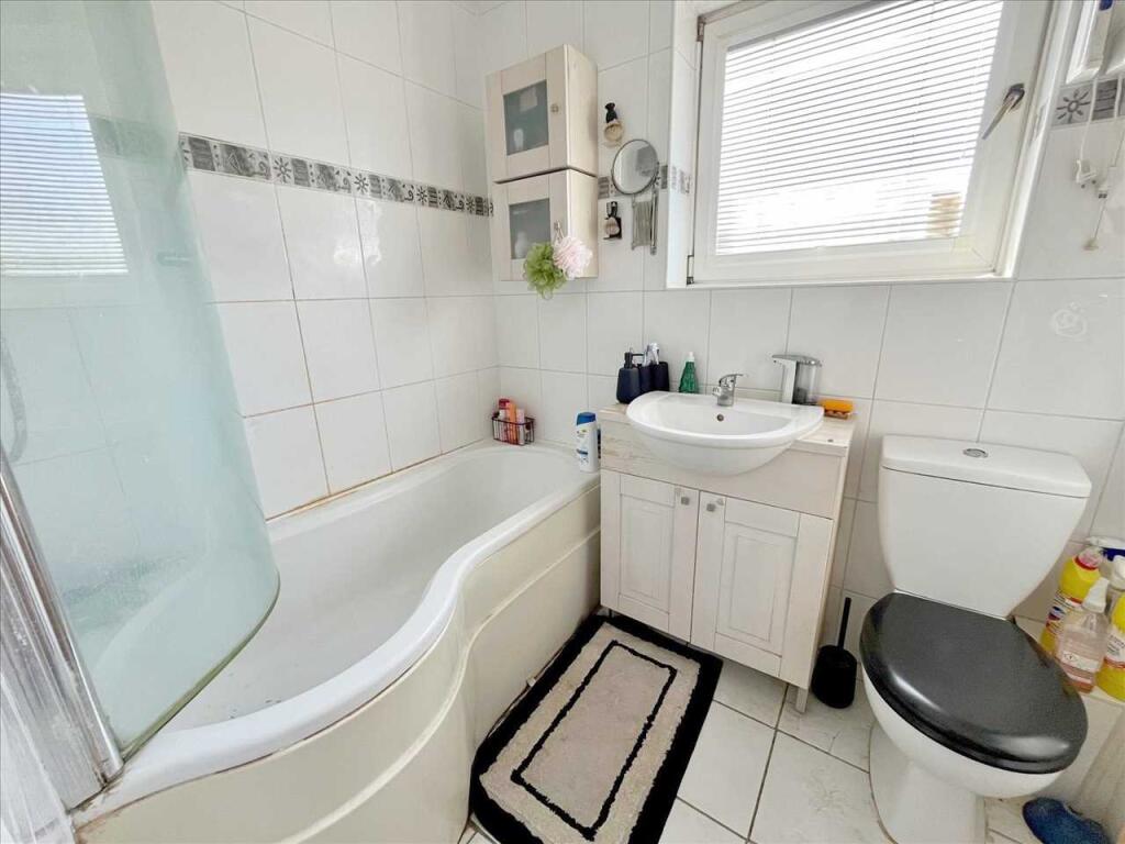 BATHROOM/WC