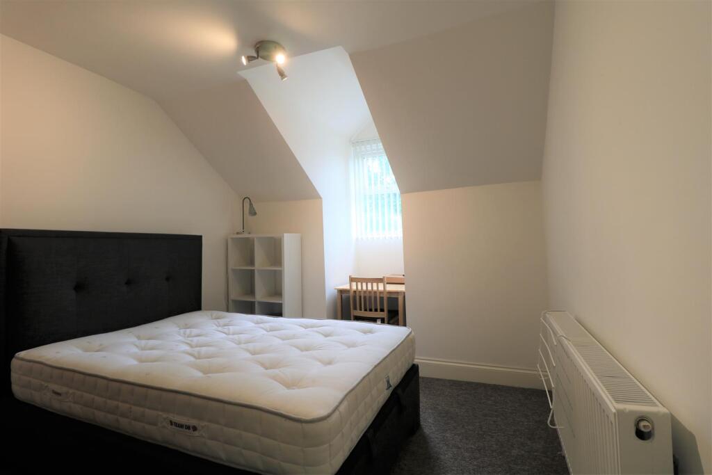 Bedroom .JPG