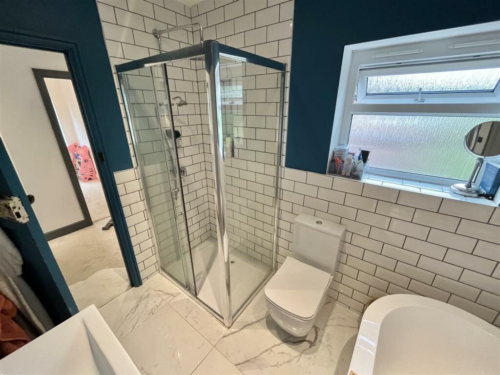 Bathroom Aspect 2