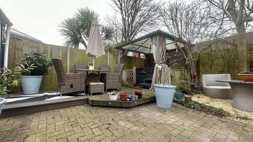 B3B2AC55-3280-440...