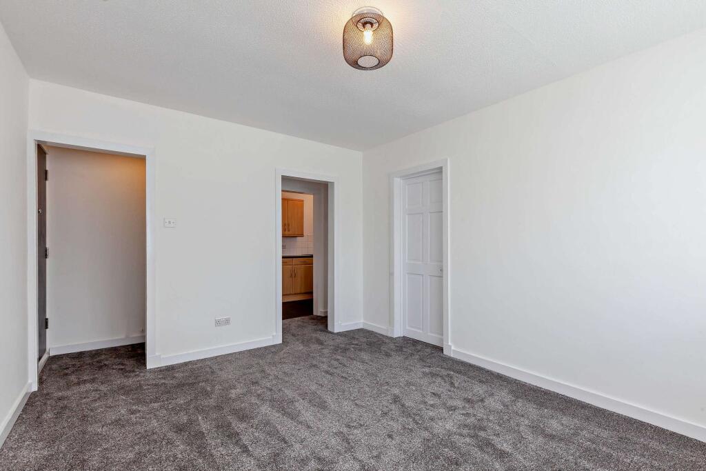 Lounge / Dining Room