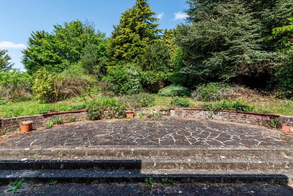 PEMBROKE CLOSE (4).jpg