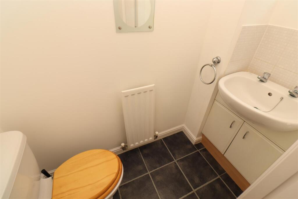 Ground Floor Cloakroom / WC