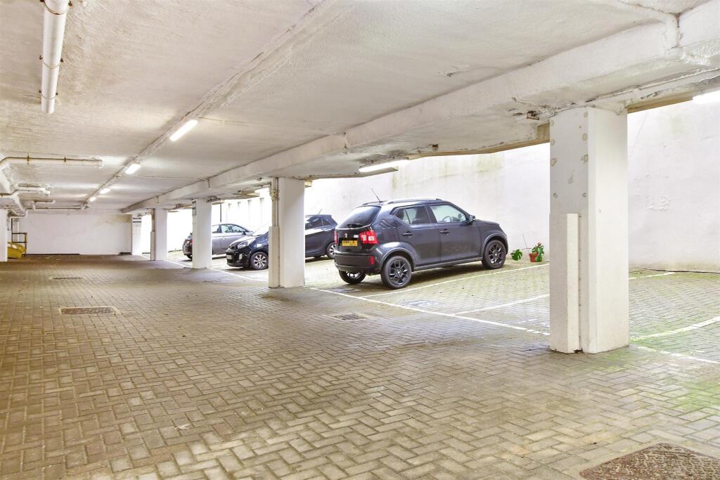 Driveway/Parking