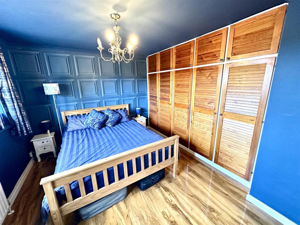 BEDROOM 1