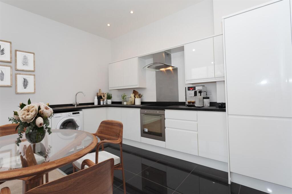 Kitchen_final.jpg