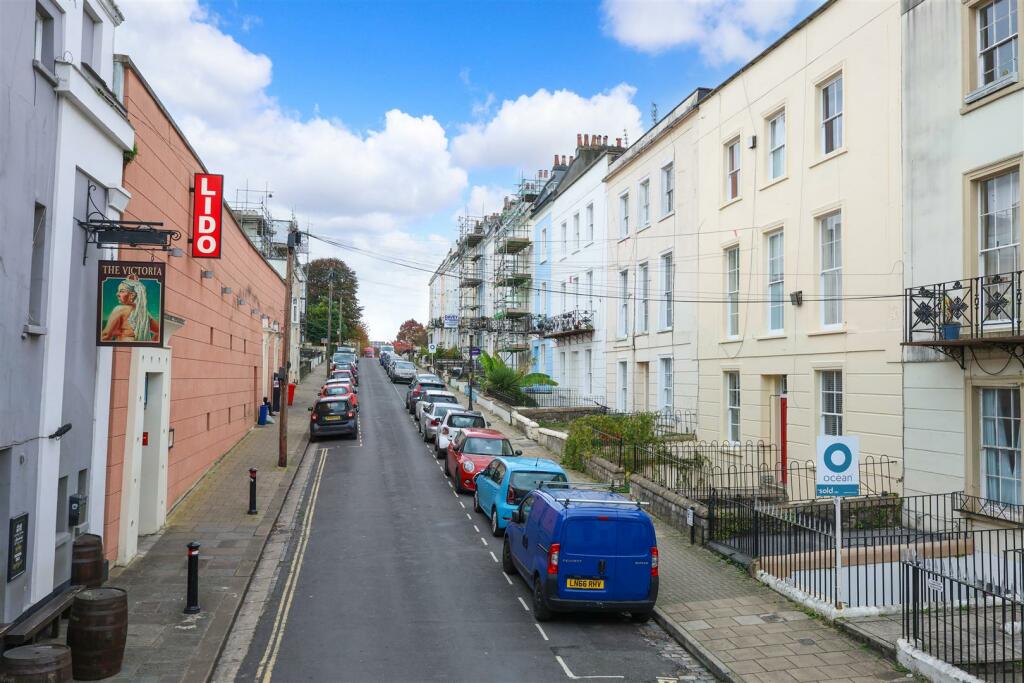 2FF 21 Southleigh Rd 26.JPG