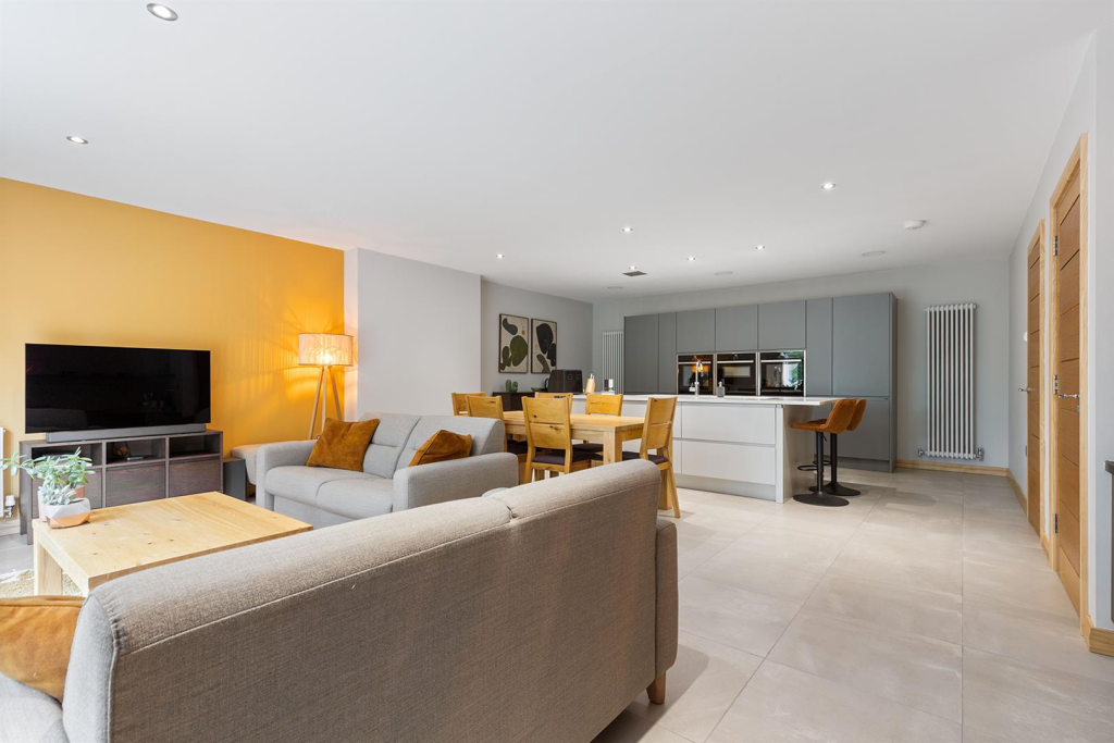 3 Cantenbury,Cresc, Sheffield 06_297.png