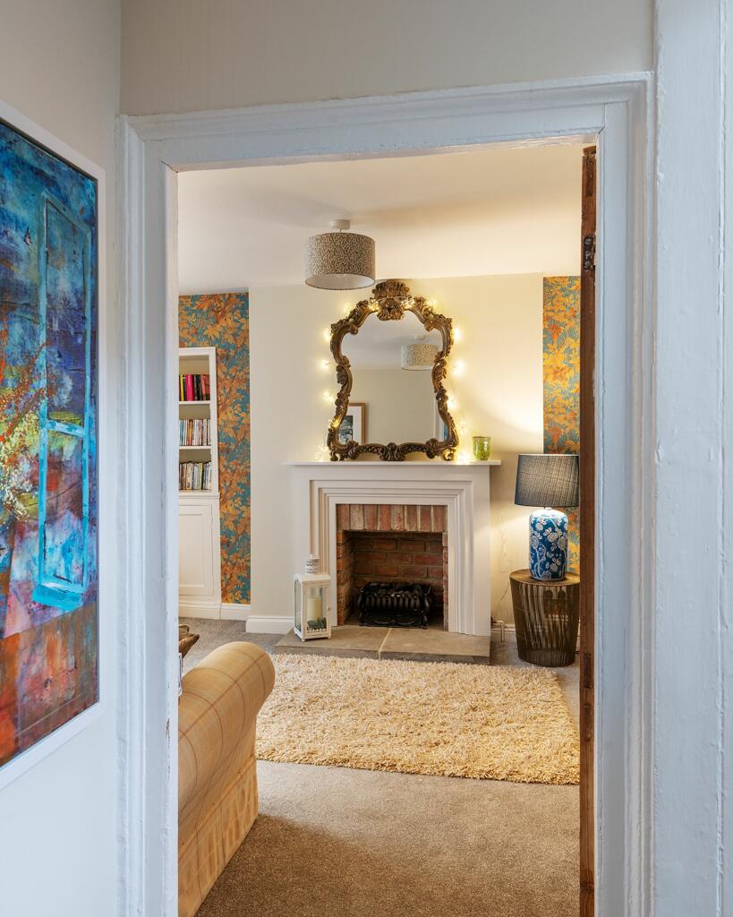 34 Clarence Hill, Dartmouth,  Living Room