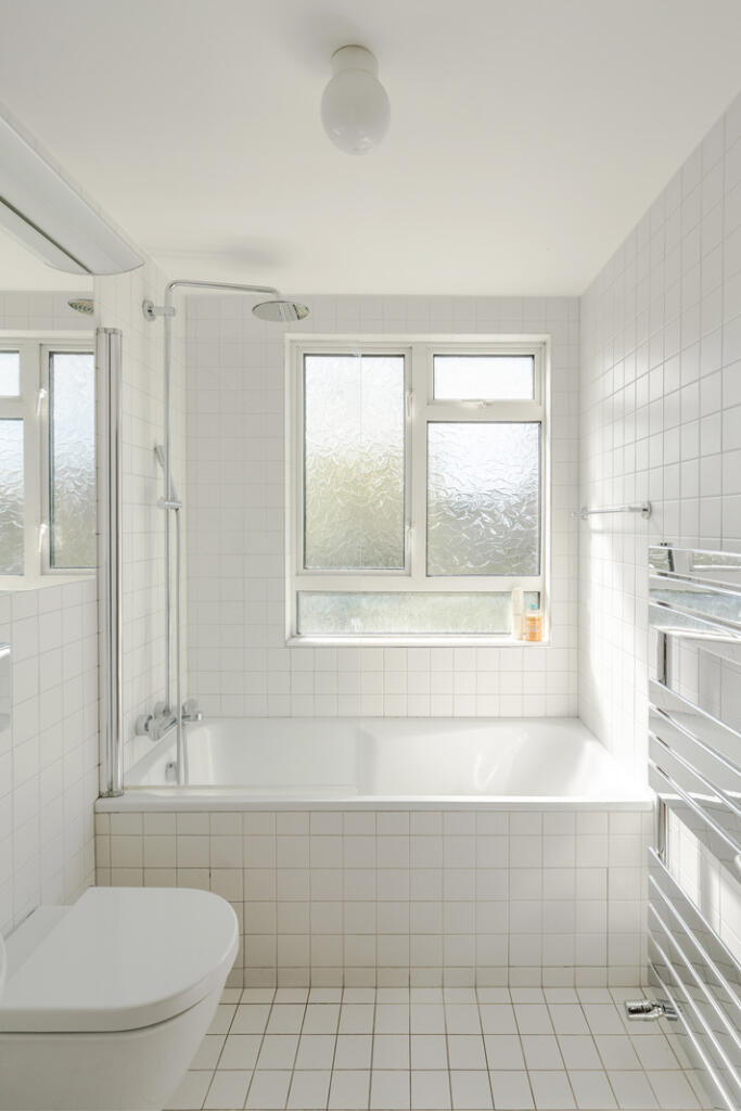 272777 - 75 Hall Drive-66.jpg