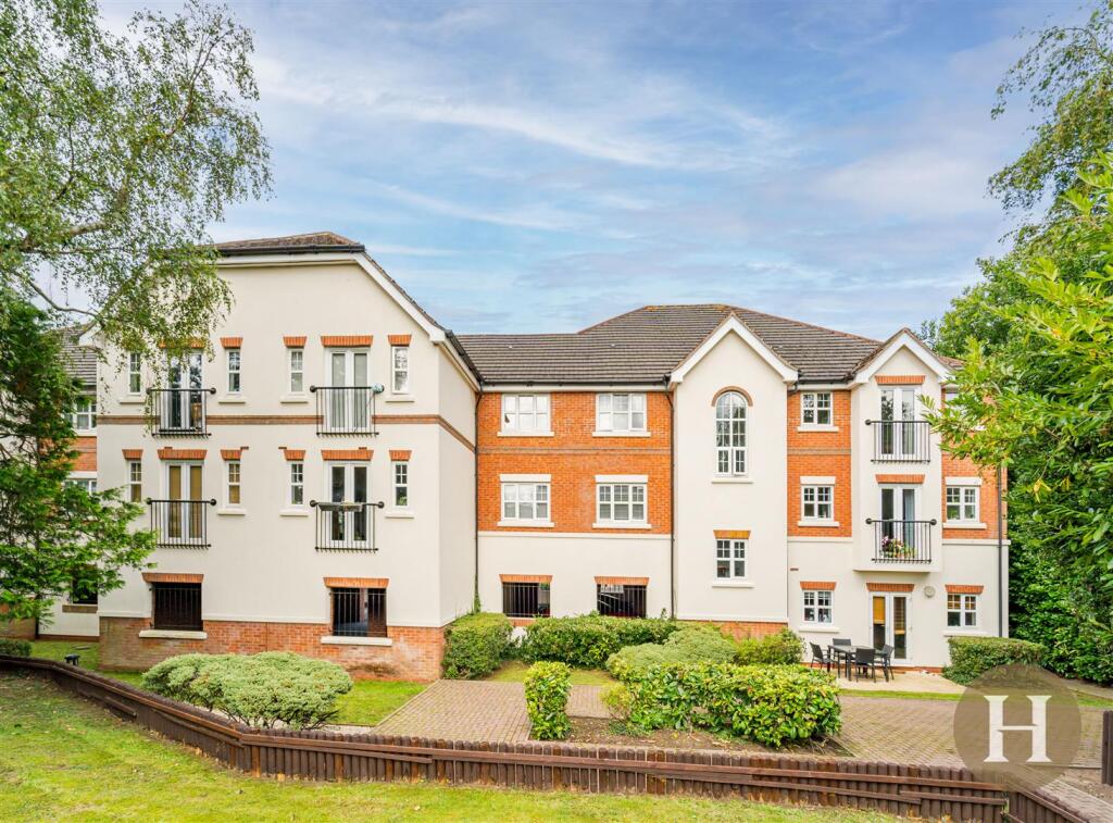 Hadleigh Estate Agents-29.jpg