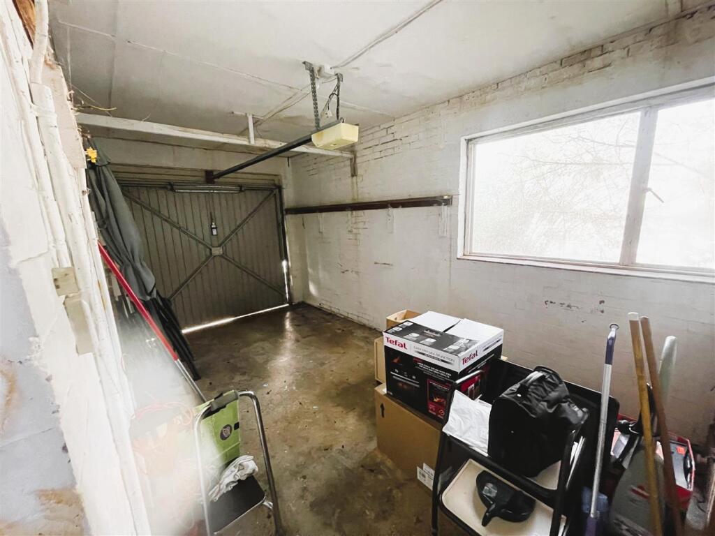 garage.jpg