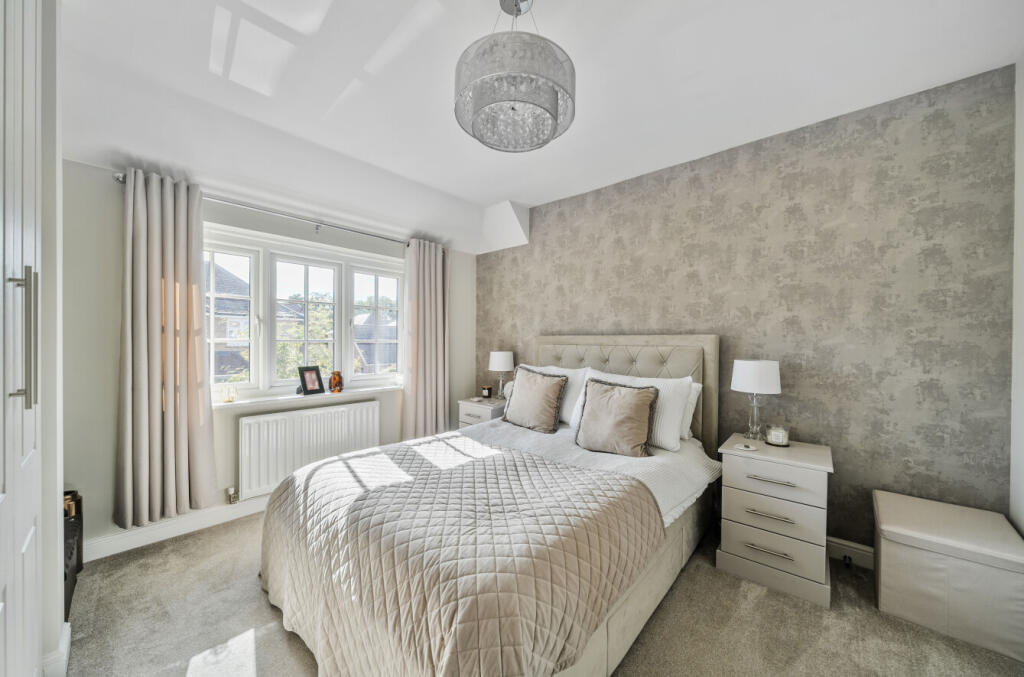 1353939-5-68d29d2...