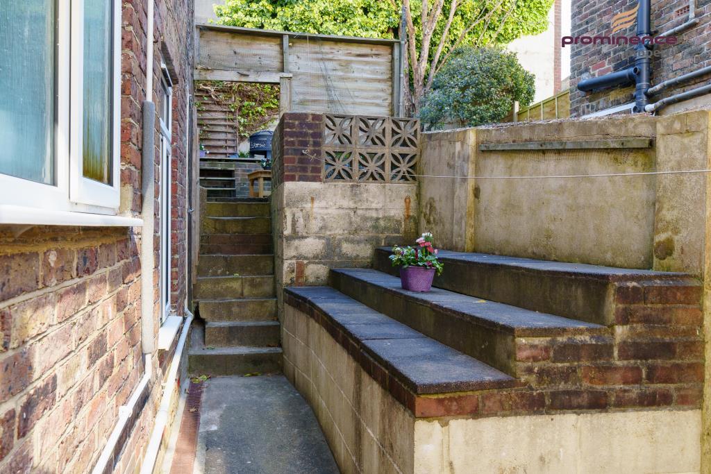 12 Shanklin Road-8_lge