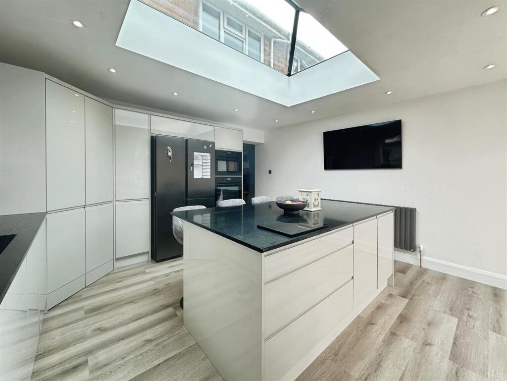 93f28dc0--4C4C-81B2-5C9547882EE9-36581-00002981DE2