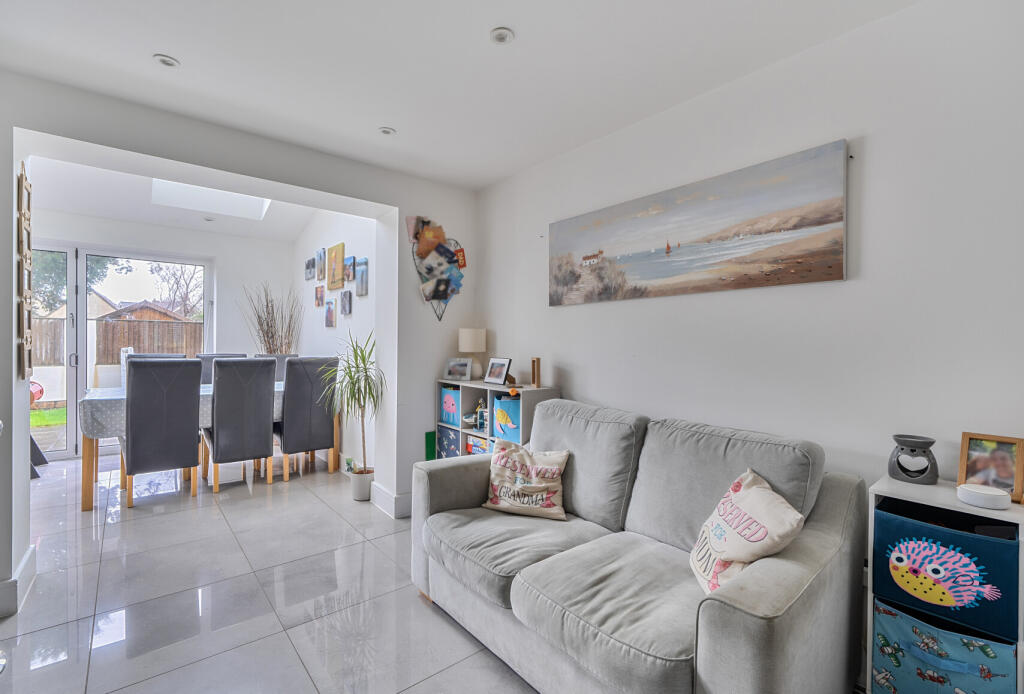 1387112-9-693ffe7...