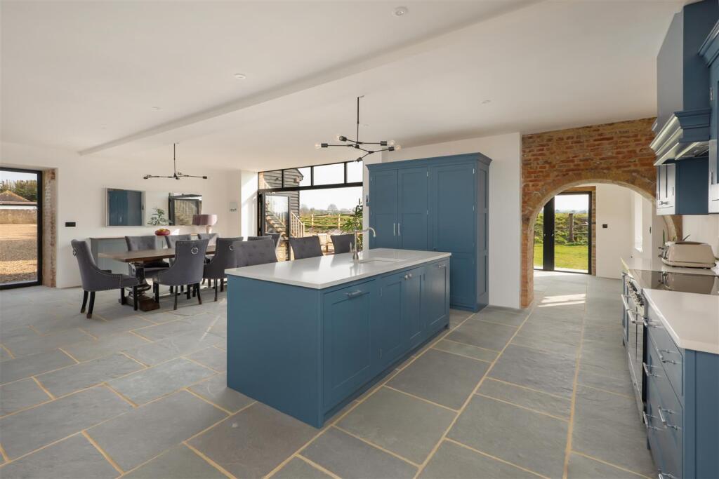 Lower Road, Teynham, Sittingbourne