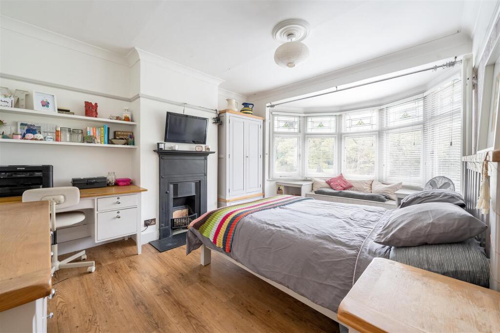 Beacontree Avenue, E17