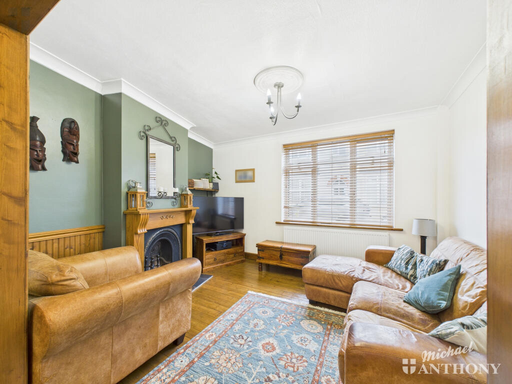 CAM03218G0-PR0607-STILL002