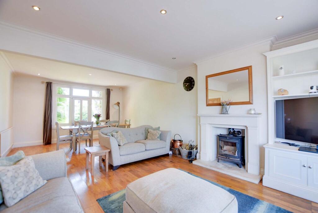 Lounge Dining Room