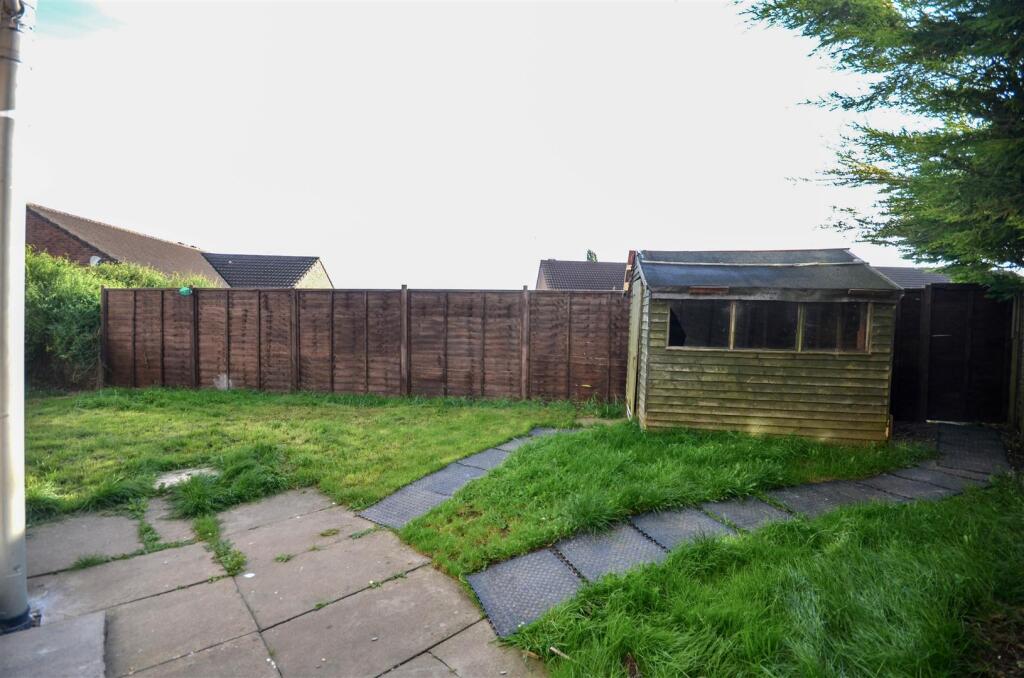 27 Larkspur Croft (3).JPG