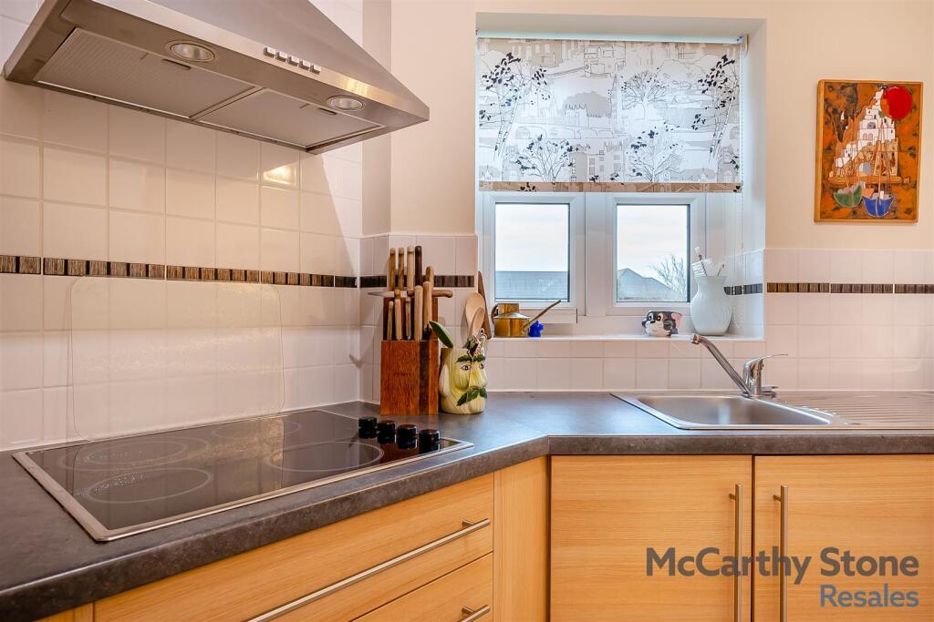 8632932-interior23.jpg