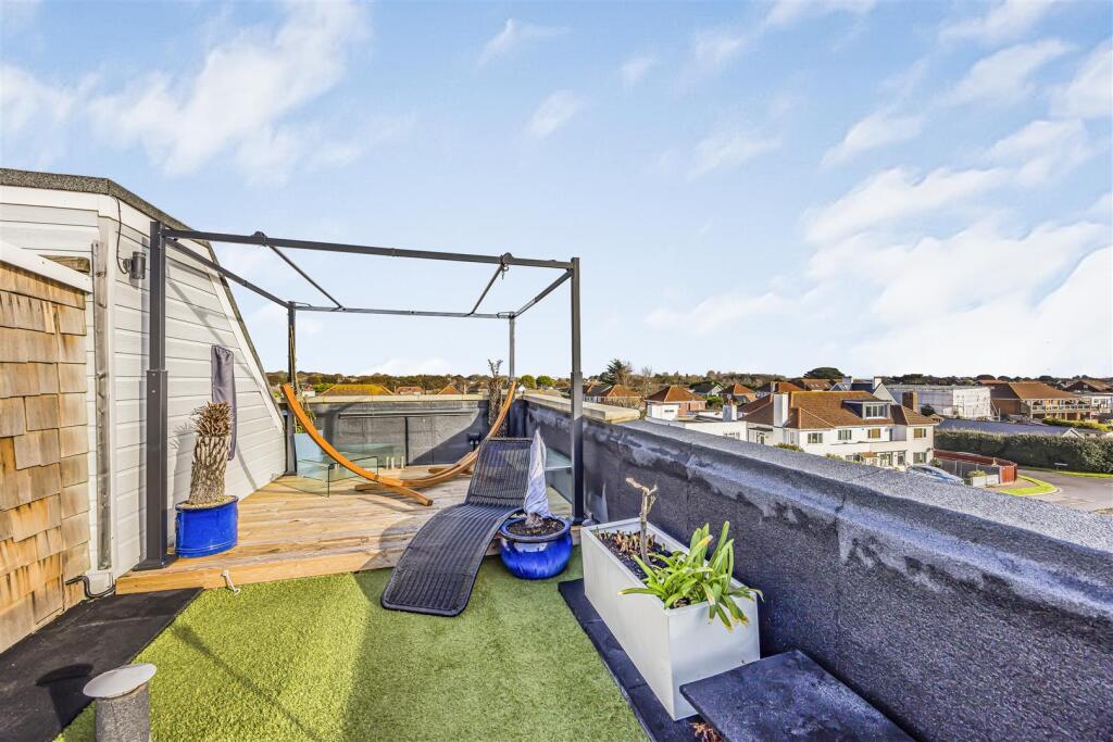 The Penthouse, 22 Bembridge Drive, Hayling Island-