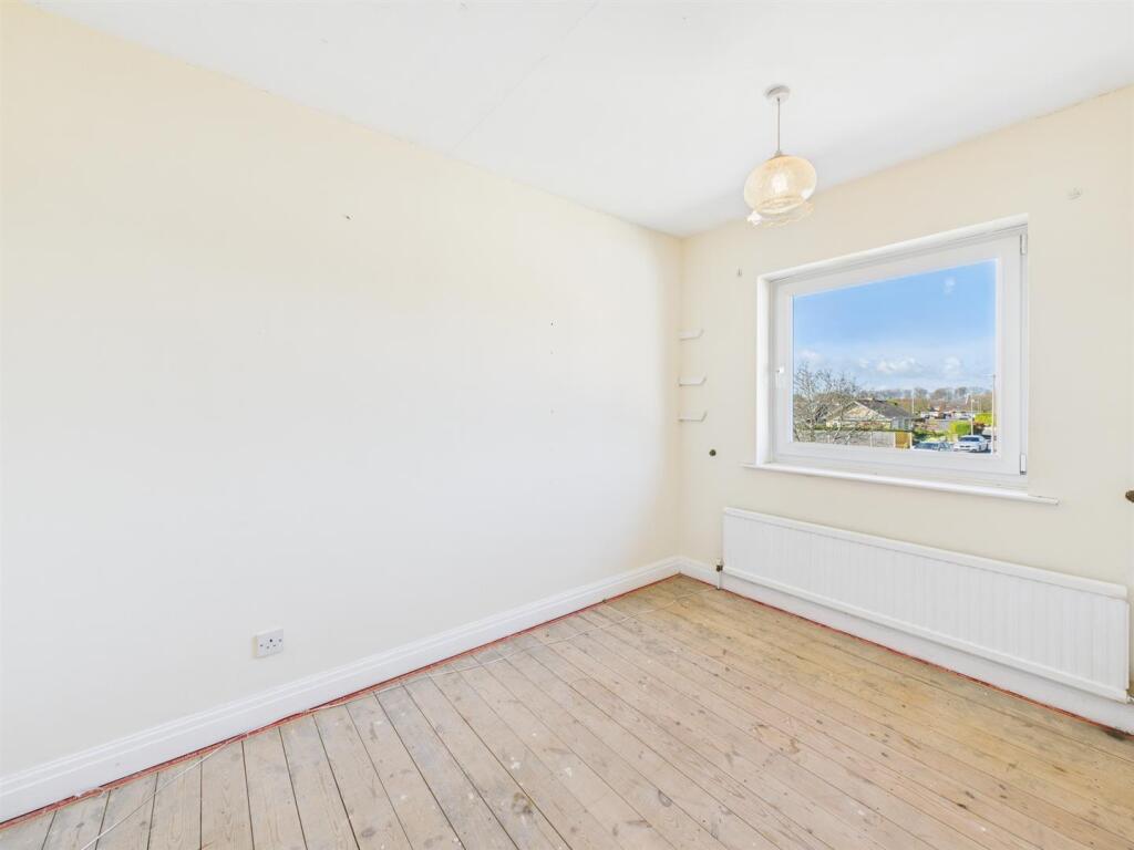 Bedroom: