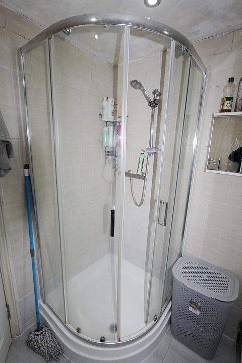 Shower Room/Toilet